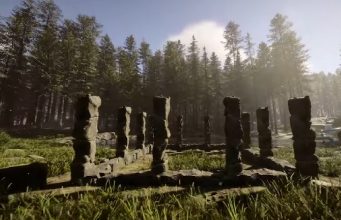 Sons of the Forest – Überlebens-Crafting & Basisstrategien für die Wildnis Spielszene aus Sons of the Forest mit selbstgebauter Holzbasis im dichten Wald, aufgenommen während des Craftings und Basisaufbaus.